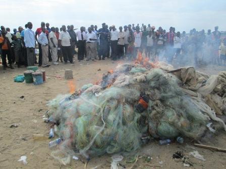 début de la destruction des engins de pêches illégaux saisis